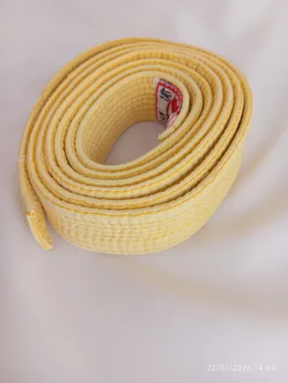 Cintura gialla arti marziali judo jujitsu karate