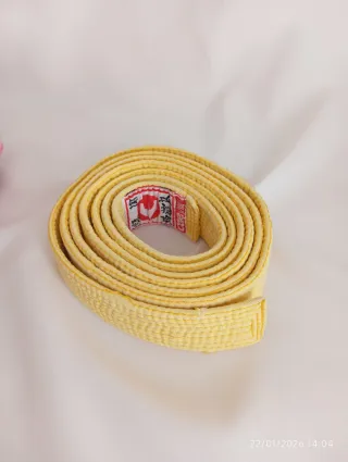 Cintura gialla arti marziali judo jujitsu karate