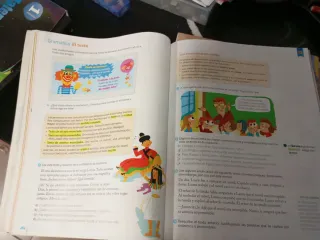 Tres libros de 5 de Primaria de Lengua, es. SM