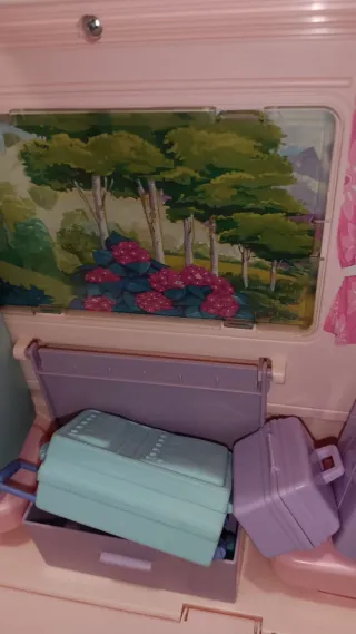 Tren Barbie 2001. Con accesorios. Funciona