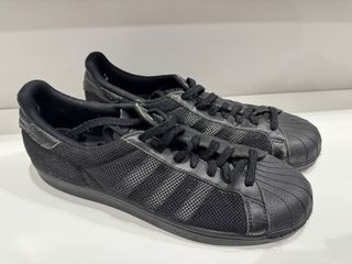 Adidas Superstar Negras talla 45/3