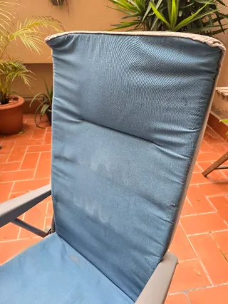 Silla plegable azul y gris