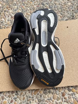 Zapatillas Adidas Negras y Blancas LEP