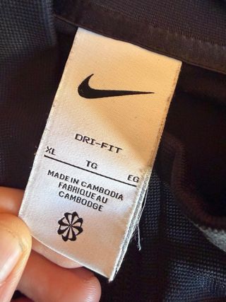 Chaqueta Nike Gris Cremallera Bolsillos