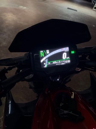 Kawasaki Z650 Negra y Roja