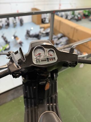 Vespa 125 Negra - 1878 km