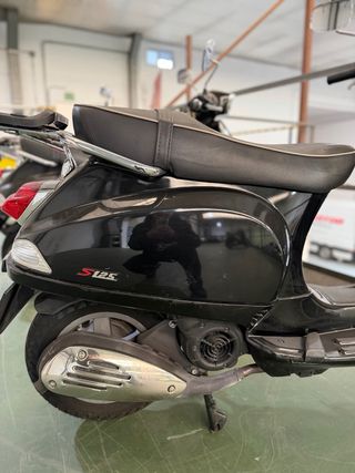 Vespa 125 Negra - 1878 km