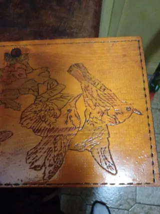 Tavoletta in legno intagliata con uccelli 22 x16