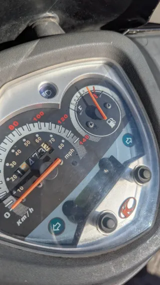 Kymco Agility City 125 13.000km año 2014