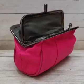 OFERTA. MONEDERO ROSA VINTAGE PIEL UBRIQUE