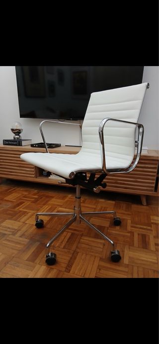 Silla estilo aluminium Eames Vitra