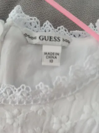 Vestido Guess blanco con volantes