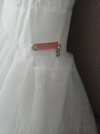 Vestido Guess blanco con volantes