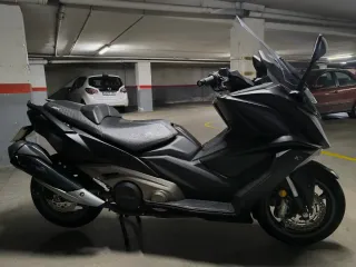 Kymco AK 550 Maxi Scooter Automática Negra