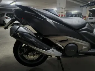 Kymco AK 550 Maxi Scooter Automática Negra