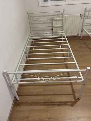 Cama individual metálica blanca Ikea