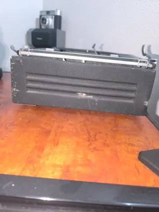 Máquina de escribir Hispano Olivetti Studio 46