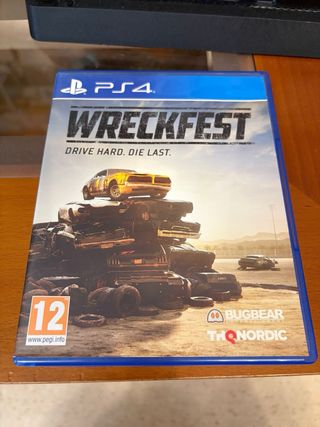 PS4 (PlayStation 4) con 6 juegos y  2 mandos,