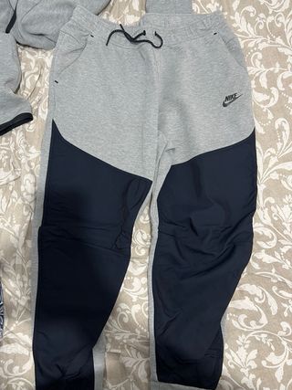 Nike Tech Fleece Gris