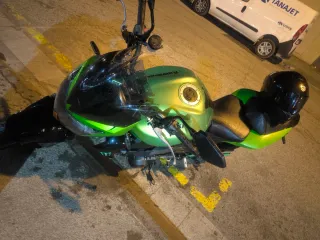 Kawasaki Z750 Naked Negra/Verde