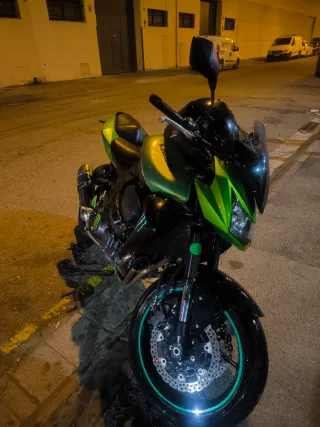 Kawasaki Z750 Naked Negra/Verde