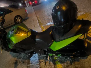 Kawasaki Z750 Naked Negra/Verde