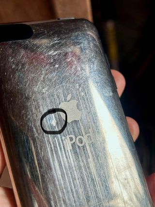 Apple iPod Touch 32GB A1318 3ª Gen Working Fine