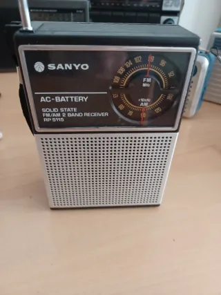 Radio Grundig Lote Beige/Negro