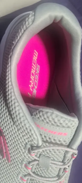 Deportivas Skechers Gris y Rosa