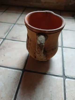 Piccola brocca sarda in terracotta