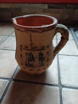 Piccola brocca sarda in terracotta