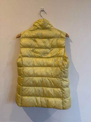 Chaleco Uniqlo Ultra Light Down Amarillo