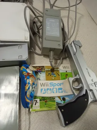 Consola Wii + Wii Sports + Accesorios