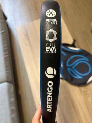 Pala Padel Artengo con Funda