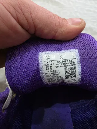 Nike Air Jordan Morado y Blanco