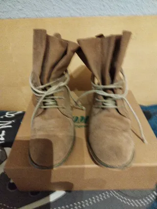 Botas de chica marrones