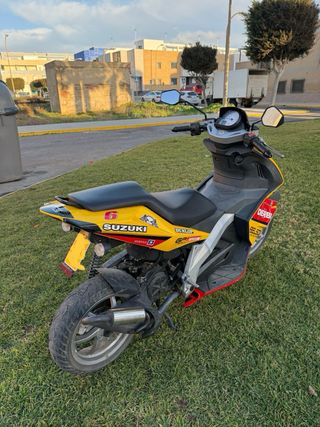 Moto 49cc Derbi GP1 Scooter