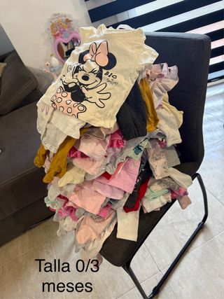 Ropa Bebé niña varias talla estan en las fotos .