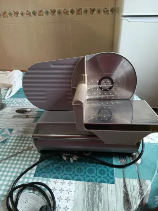 Cortafiambres eléctrico plateado