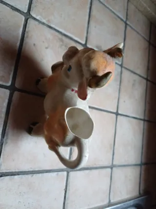 Porta latte in ceramica a forma di mucca