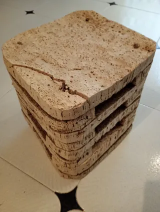 Taburete de corcho natural