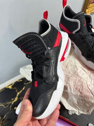 Jordan Zapatillas Negras y Rojas Talla X