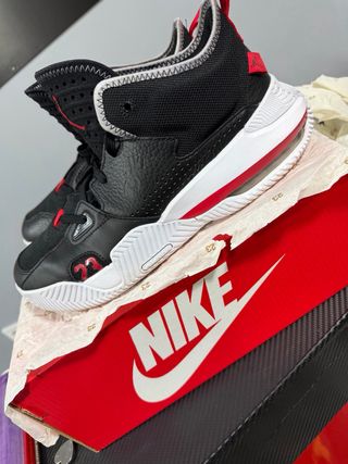 Jordan Zapatillas Negras y Rojas Talla X