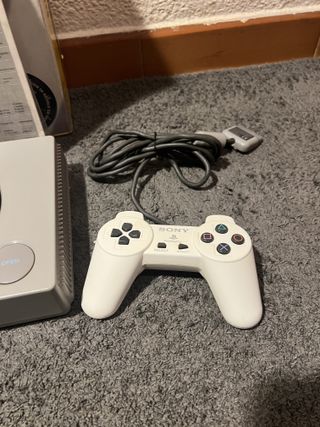 PlayStation 1 con scatola originale