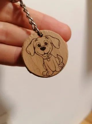 Portachiavi in legno con cane