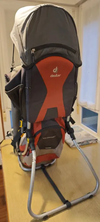 Mochila portabebés para el monte, Deuter.