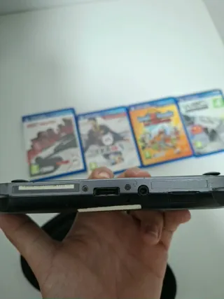 PS Vita Negra + 4 Juegos