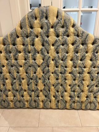 Juego de cama: cabecero, falda y colcha