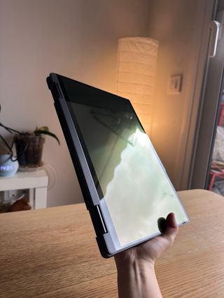 Lenovo Yoga 7 2-in-1 14 + Wilcom para bordadora