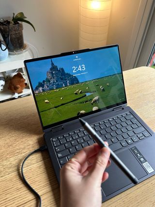 Lenovo Yoga 7 2-in-1 14 + Wilcom para bordadora